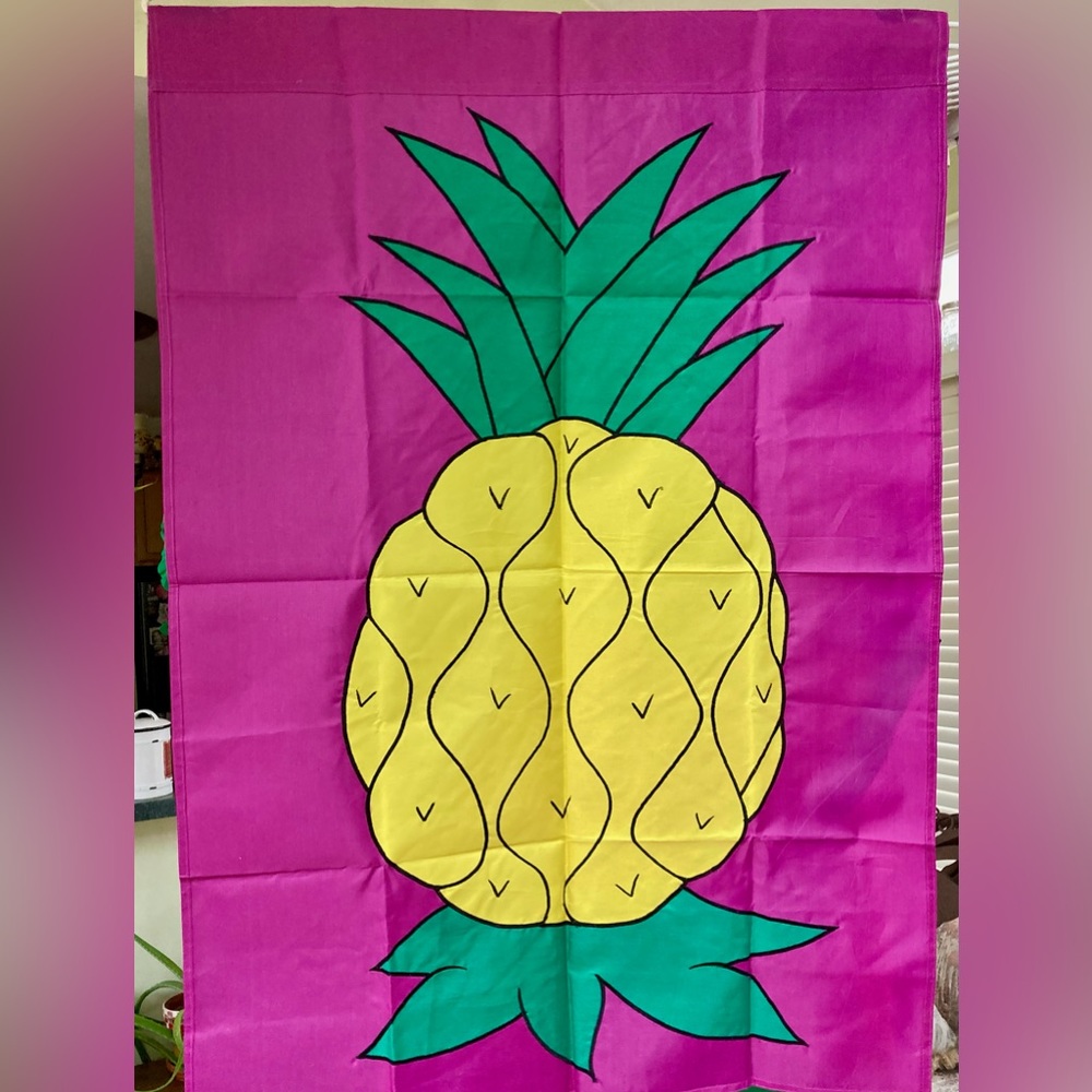 ‘Pineapple’ Banner / Flag (28” x 40”)